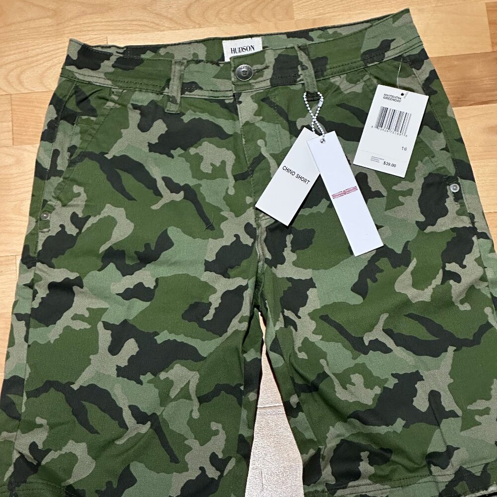 HUDSON Jeans.  Boys GREENDAY Camo Chino Shorts.  Size 16.  New With Tags!